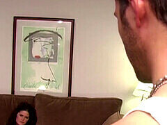 Anal, Chambre à dormir, Sucer une bite, Brunette brune, Éjaculation interne, Tir de sperme, Hard