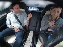 Rubia, Coche, Acercamiento, Corridas faciales, Sexo duro, Coño, Sexo fuerte, Flaco