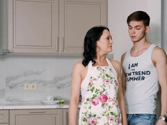 Blasen, Braunhaarige, Oma, Reif, Milf, Mutti, Muschi, Russisch