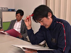 Grosser schwanz, Blasen, Handjob, Milf, Verführt, Ablutschen, Lehrer, Flotter dreier