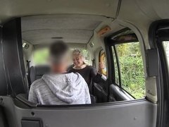 Leie, In den arsch, Auto, Aufs gesicht abspritzen, Milf, Nippel, Im freien, Scherzbold