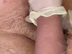 素人, デカチン, デカパイ, グローブ, 手コキする, ゴム, 乳首, 看護婦