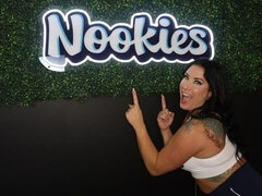 デカ尻, デカチン, デカパイ, フェラチオ, 茶髪の, 手コキする, オナニー, 淫乱熟女