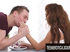 In den arsch, Braunhaarige, Spermaladung, Hd, Schreiend, Jungendliche (18+), Eng, Titten