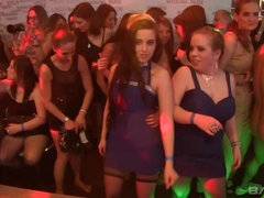 Black Stripper Lifts and Humps Horny Lady Before Fucking Her