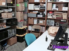 Hinterzimmer, Blasen, Kehlenfick, Hardcore, Zierlich, Polizei, Bestrafung, Uniform