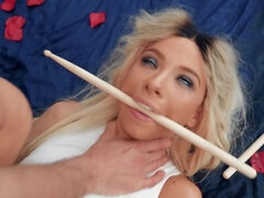 Anal, Cul à la bouche, Chambre à dormir, Couple, Européenne, Faciale, Seins naturels, Mouillée
