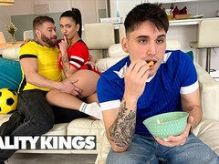 Cunnilingus, Lamer culo, Verga grande, Tetas grandes, Corridas faciales, Tetas naturales, Realidad, Sexo fuerte