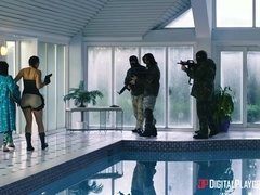 Член, Фетиш, Обнаженные, Бассейн, Бритые, Втроем, Тугие