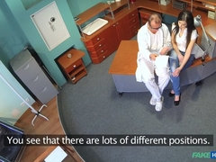 Estilo perrito, Penetracion con dedos, Lamidas, Enfermera, Coño, Uniforme, Virgen, Voyeur