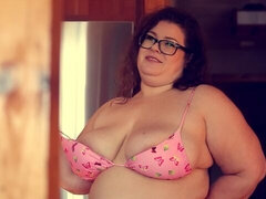 Belle grosse femme bgf, Doigter, Lesbienne, Mère que j'aimerais baiser, Seins naturels, Rasée, Dénudage, Nénés