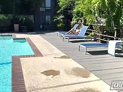 Grosse titten, Bikini, Blondine, Vollbusig, Kehlenfick, Riesig, Pov, Titten