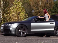 Frau, Hd, Im freien, Rotschopf, Schüchtern, Solo