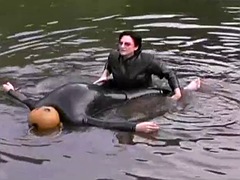 Fetiche, Látex, Al aire libre