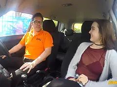 18 jahre, Blasen, Braunhaarige, Auto, Hochschule, Pov, Öffentlich, Schreiend