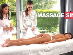 Doigter, Lesbienne, Massage, Huilée, Actrice du porno, Maigrichonne, Plan cul à trois, Jouets