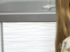 フェラチオ, 茶髪の, カップル, ヨーロピアン, フェティッシュ, 人妻の, キッチン, 自然山雀