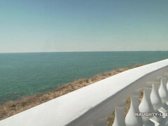 Despelote, Mamá, Tetas naturales, Al aire libre, Público, Solo, Tetas, Bajo la falda