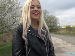 Blonde, Sucer une bite, Mignonne, Tchèque, Hard, Pov, Public, Russe