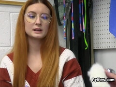 18 ans, Amateur, Sucer une bite, Hard, Seins naturels, Rousse roux, Adolescente, Voyeur