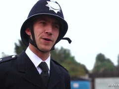 フェラチオ, バック, 女 人男 人, 手コキする, 淫乱熟女, ポリス, 赤毛, 三人