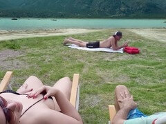 Пляж, Семяизвержение, Пальцем, Эксгибиционист, Мастурбация, Обнаженные, Голышом, На публике