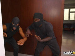 Grote kont, Zwart, Bruinharig, Hakken, Gigantische dildo, Naakt, Rijden, Tatoeage