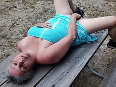 Leie, Grosser schwanz, Blasen, Besamung, Schwanz, Milf, Mutti, Öffentlich