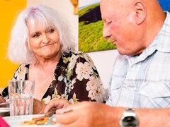 Leie, Wohlbeleibte schöne frauen, Blasen, Schwanz, Aufs gesicht abspritzen, Behaart, Riesig, Muschi