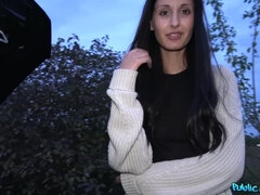 Cul, Brunette brune, Voiture, Talons, De plein air, Piercing, Chatte, Nénés