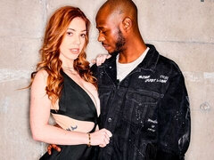 デカ尻, 黒人, フェラチオ, バック, 手コキする, 異人種間, 赤毛, ティーン