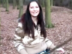 Blasen, Braunhaarige, Handjob, Milf, Natürlichen titten, Im freien, Höschen, Titten