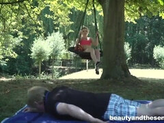 Amateur, Blonde, Sucer une bite, Clito, En gros plan de très près, Tir de sperme, Hd, De plein air