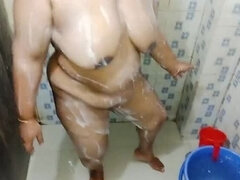 Asiatisch, Grosser arsch, Familie, Selbstgemacht, Hausfrau, Stiefmutter, Toilette, Ehefrau