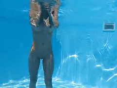 Bikini, Húngaro, Masturbación, Piscina, Flaco, Sexo soft, Adolescente, Tetas
