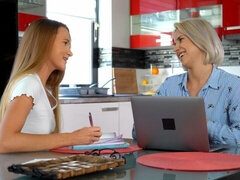 Grosser schwanz, Blasen, Hundestellung, Küssen, Küche, Natürlichen titten, Dürr, Jungendliche (18+)