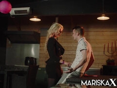 Mamada, Tetona, Madura, Estilo perrito, Sexo duro, Marido, Madres para coger, Realidad