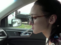 Playa, Penetracion con dedos, Novia, Gafas, Al aire libre, Pequeña, Pov, Fumando