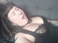 エモ, ゴス, 一人