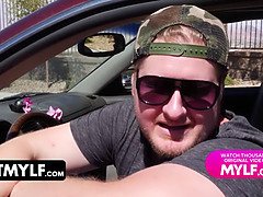 Gros cul, Gros seins, Sucer une bite, Compilation, Lingerie, Mère que j'aimerais baiser, Tatouage, Plan cul à trois