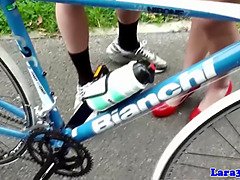 In den arsch, Britisch, Braunhaarige, Geile alte tussi, Mutti, Muschi, Stiefmutter, Strümpfe