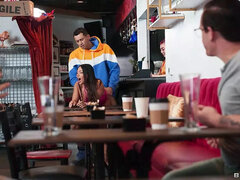 Grosser schwanz, Grosse titten, Blasen, Spermaladung, Handjob, Hd, Geld