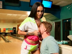 Culo, Mamada, Morena, Tetona, Pajear, Tetas naturales, Público, Adolescente