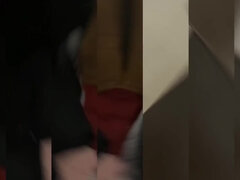Amateur, Culo, Cuarto de baño, Acercamiento, Madres para coger, Orinar, Público, Inodoro