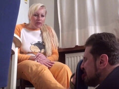 18 jaar, Blond, Hd, Hakken, Likken, Moeder die ik wil neuken, Moeder, Tiener