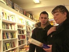 He picks up big-boobed bookworm biotch for play