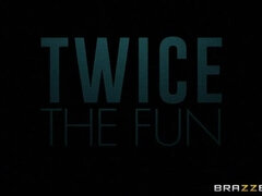 アメリカ人, お尻, フェラチオ, イく瞬間, バック, 顔射, 開帳, 三人