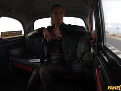 Coche, Estilo perrito, Cuero, Al aire libre, Perforación, Coño, Chorro, Tatuaje