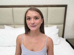 Lécher le cul, Audition, Sucer une bite, Brunette brune, Petite femme, Pov, Adolescente, Nénés