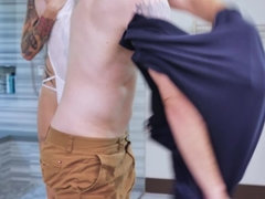 お尻, 浴室, コンドーム, 顔射, 指いじり, オナニー, オーガズム, オッパイの